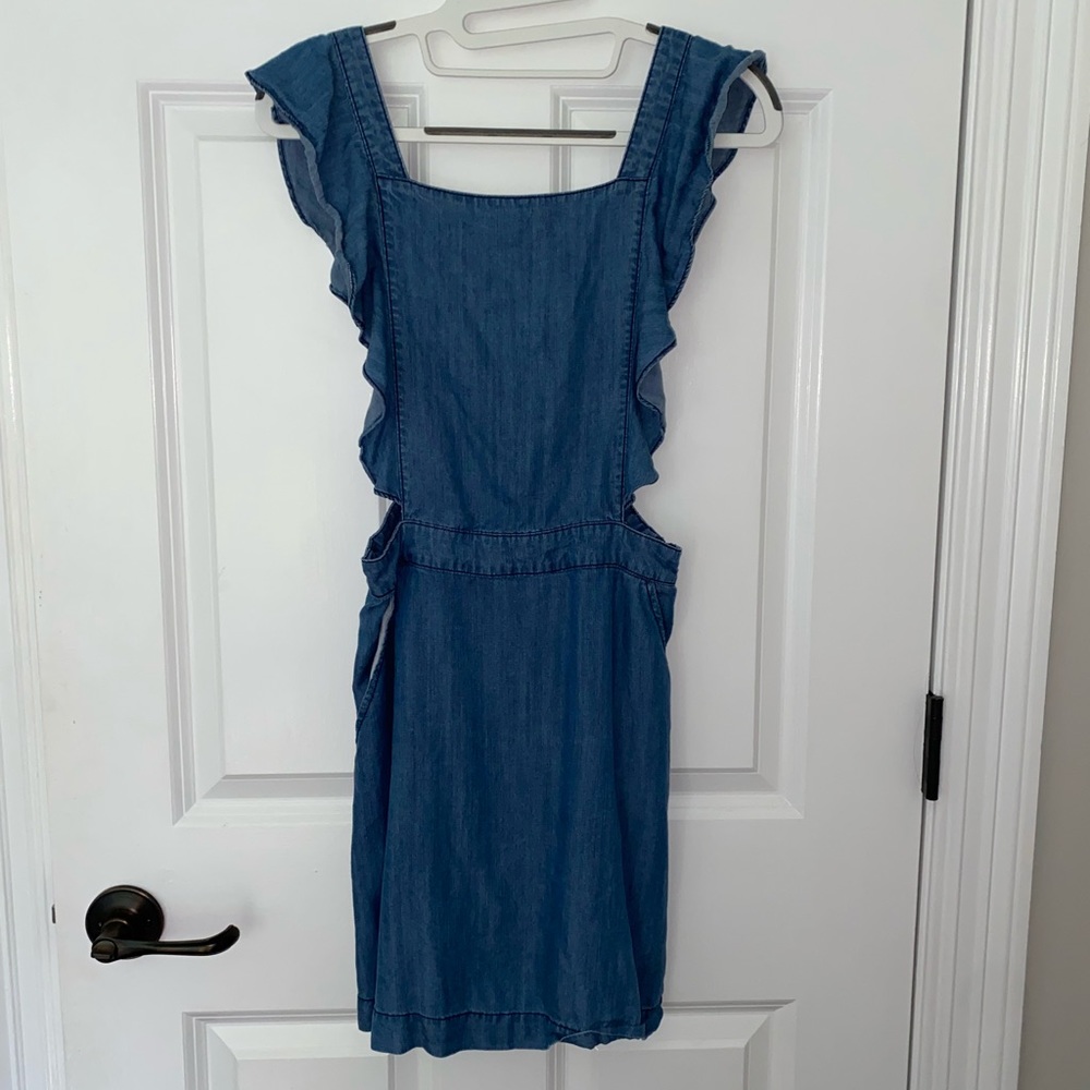 Ruffle sleeve dress